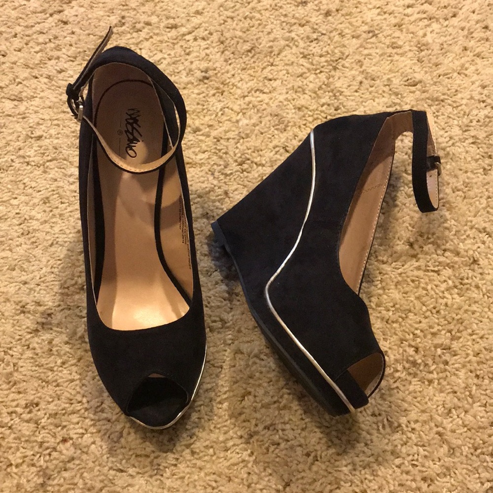 MOSSIMO Size 7.5 Black Sara Style Wedges with box